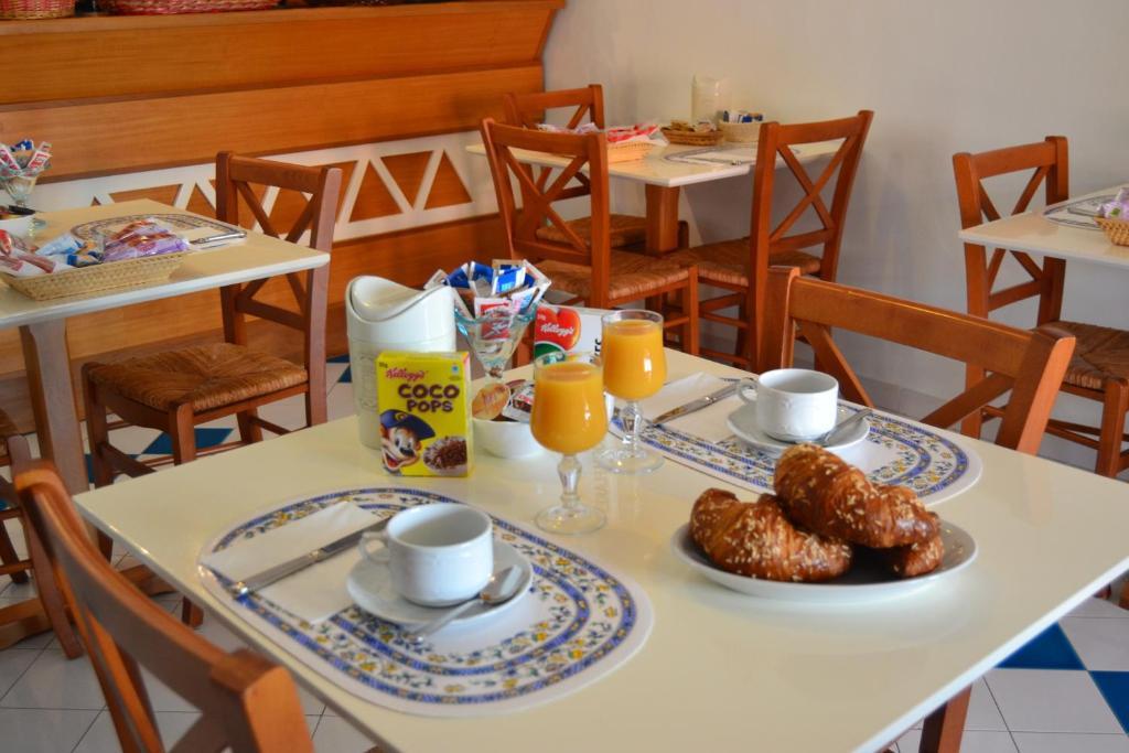 Hotel La Lampara Golfo Aranci Ngoại thất bức ảnh