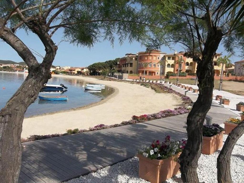 Hotel La Lampara Golfo Aranci Ngoại thất bức ảnh