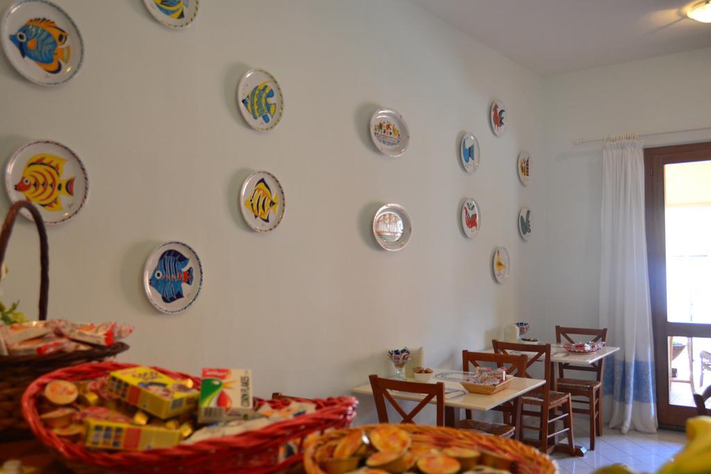 Hotel La Lampara Golfo Aranci Ngoại thất bức ảnh