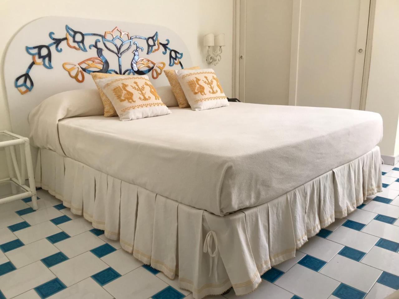 Hotel La Lampara Golfo Aranci Ngoại thất bức ảnh