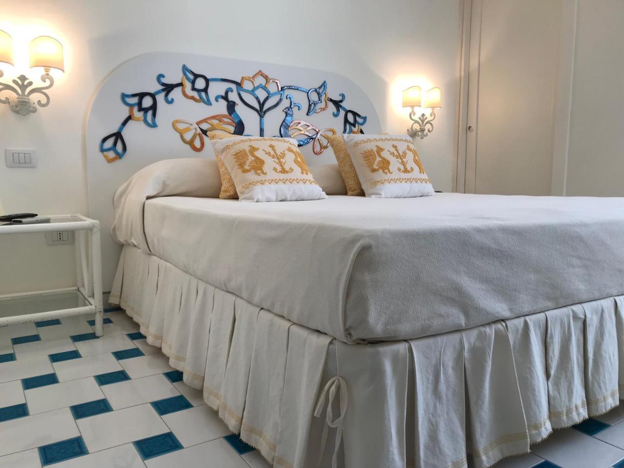 Hotel La Lampara Golfo Aranci Ngoại thất bức ảnh