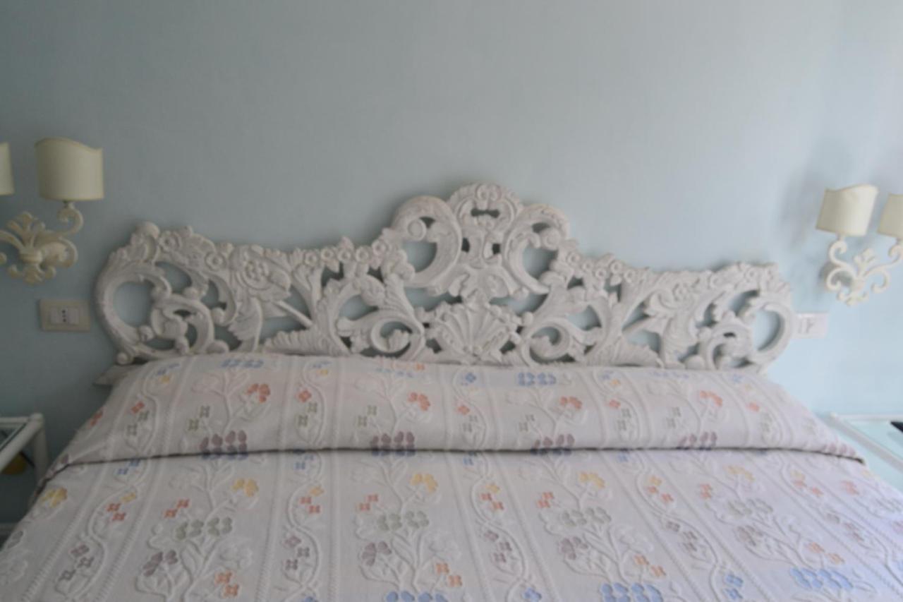 Hotel La Lampara Golfo Aranci Phòng bức ảnh